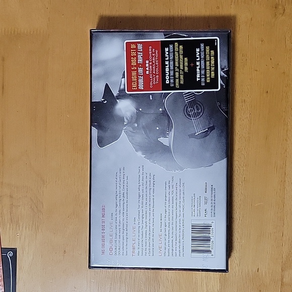 Garth Brooks Live 5-Disc Set - Picture 4 of 7